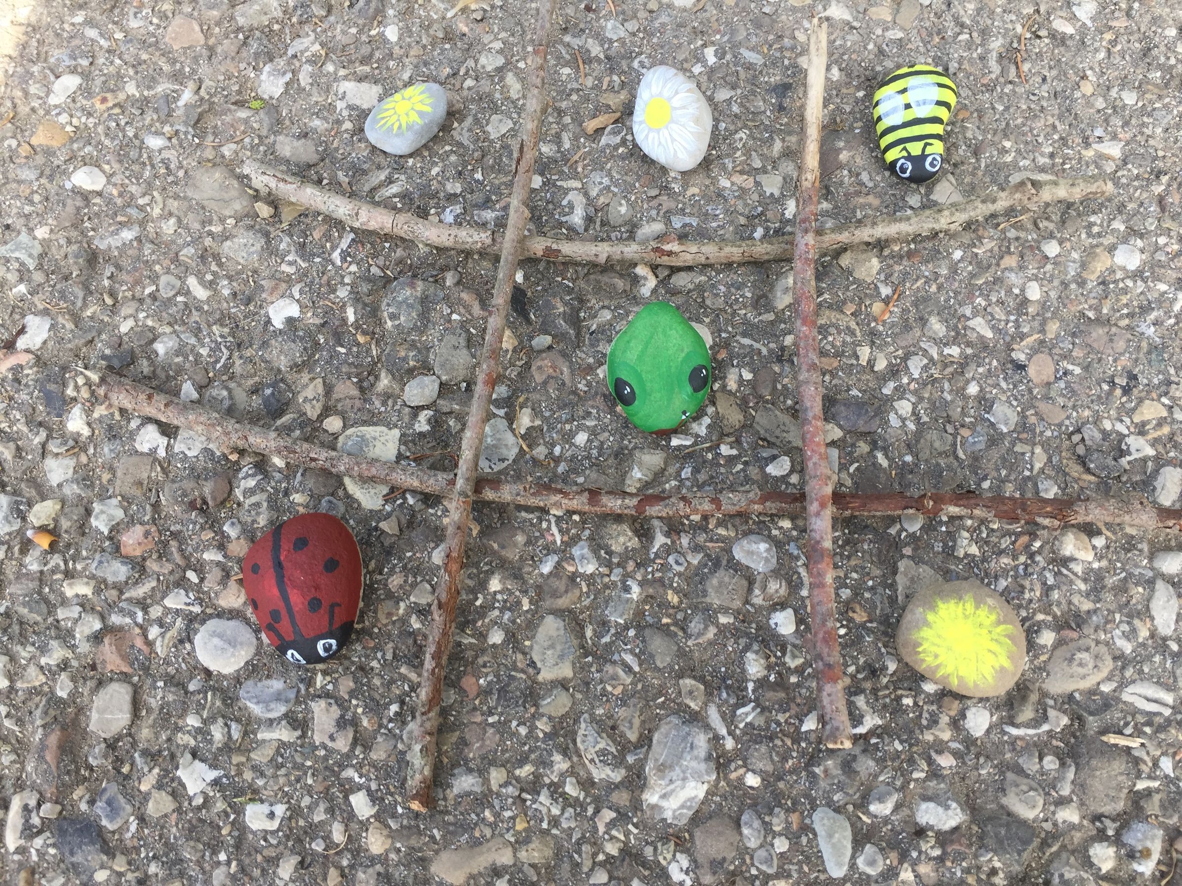 Tic Tac Toe im Freien spielen - Alpenvereinsjugend